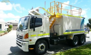 14,000L Hino Water Truck 1