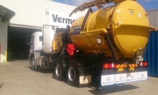 8000L Vacuum Excavation Trucks for Hire 1