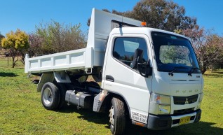 Fuso Canter 515 tipper - car licence 1