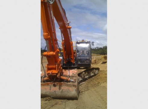22 ton excavator with GPS 3