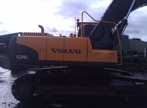 30T Volvo EC290CL Excavator 3