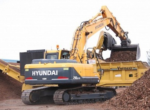 Hyundai 21T R210LC-9 Excavator 3