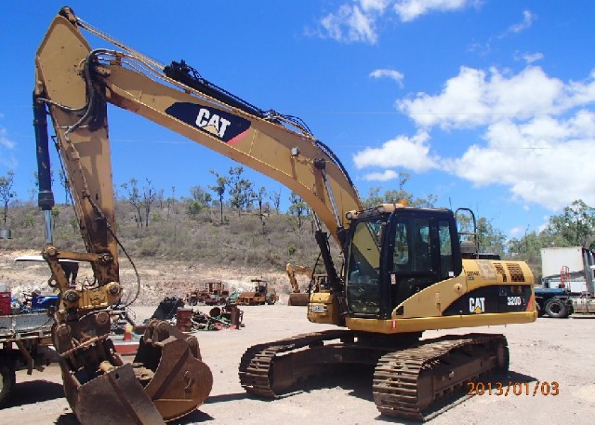 Caterpillar 320D Excavator 20T Available for Hire 1