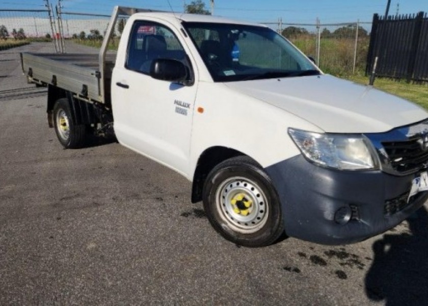 Toyota Hilux Workmate 2015-duplicate 1