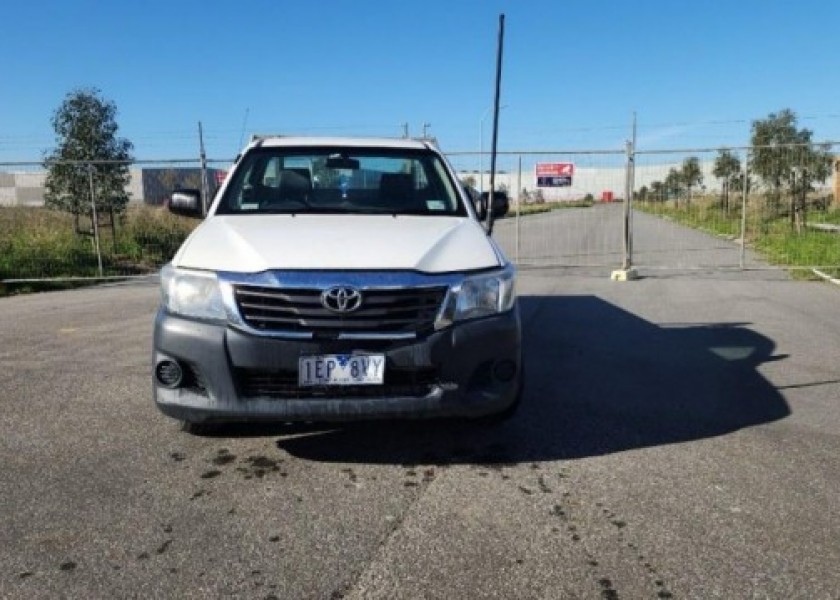 Toyota Hilux Workmate 2015-duplicate 5